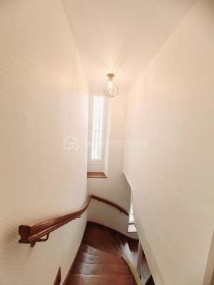 Maison - 180 m² - 8 pièces