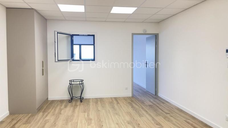 Bureau - 51 m² - 2 pièces