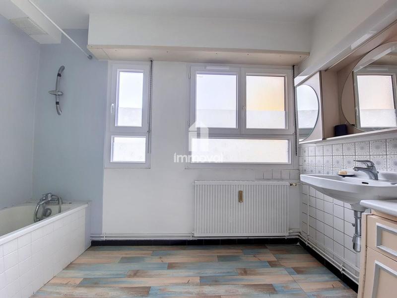 Appartement - 90 m² - 3 pièces