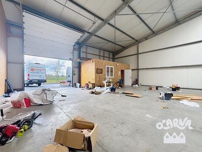 Entrepôt - 240 m²