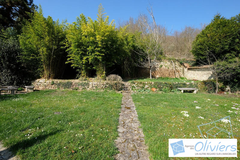 Maison - 285 m² - 8 pièces