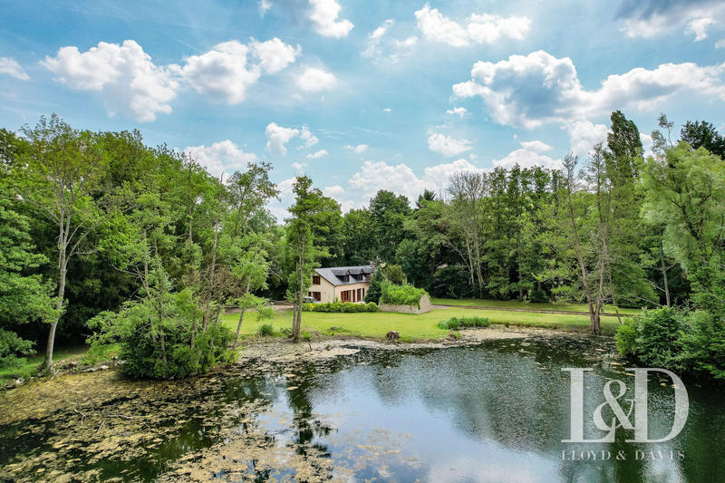 Maison - 310 m² - 14 pièces