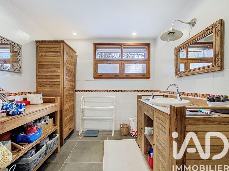 Maison - 208 m² - 8 pièces