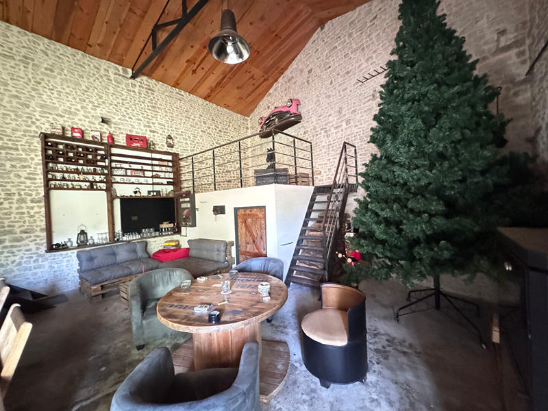 Maison - 198 m² - 8 pièces