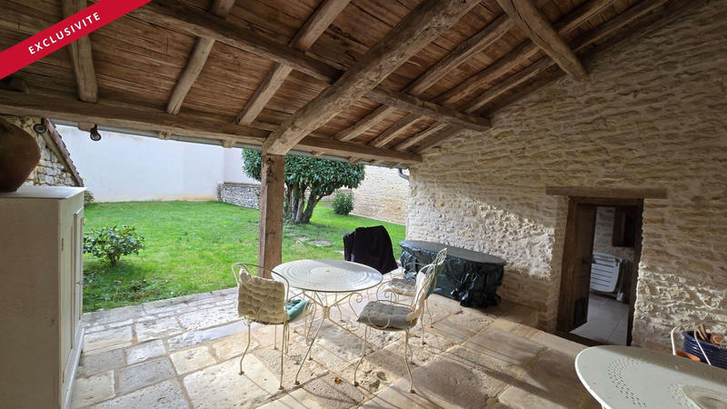 Maison - 256 m² - 5 pièces