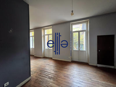 Maison - 170 m² - 9 pièces