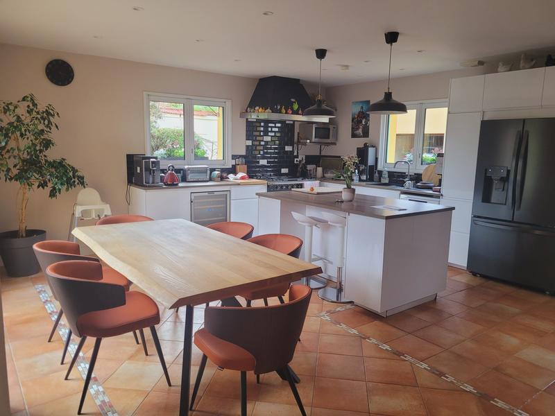 Maison traditionnelle - 180 m² - 6 pièces