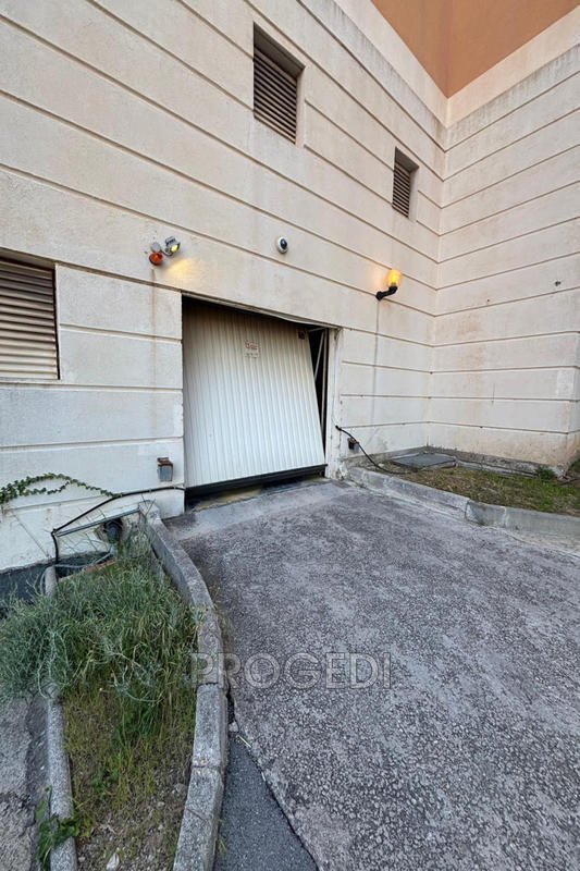 Parking / Garage - 17 m²