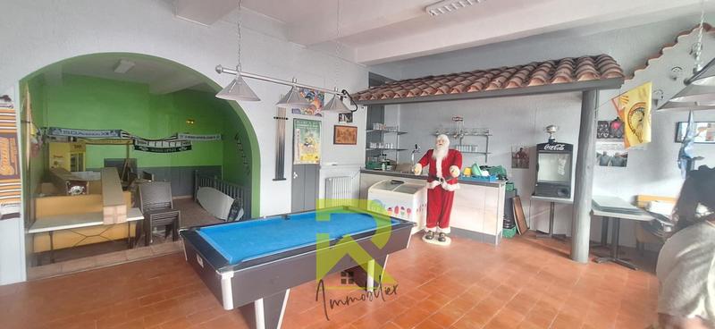 Fonds de commerce - Local commercial - 140 m²