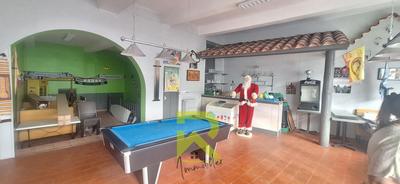 Fonds de commerce - Local commercial - 140 m²