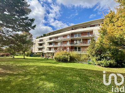 Appartement - 99 m² - 4 pièces