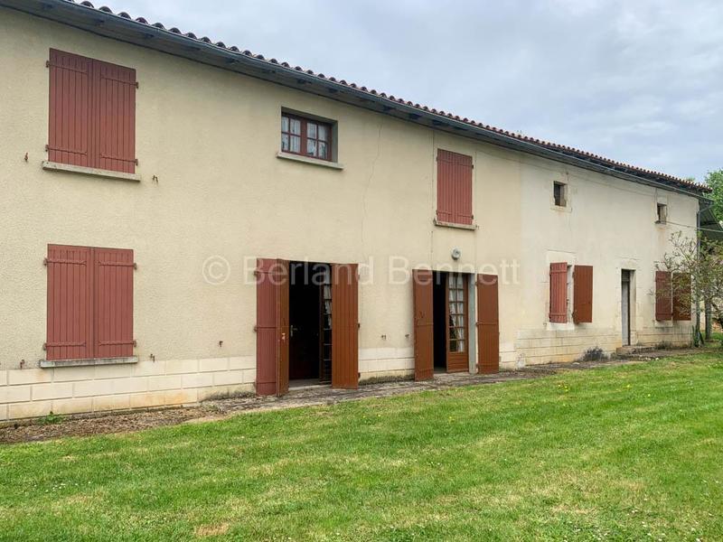 Maison en pierre - 222 m² - 8 pièces
