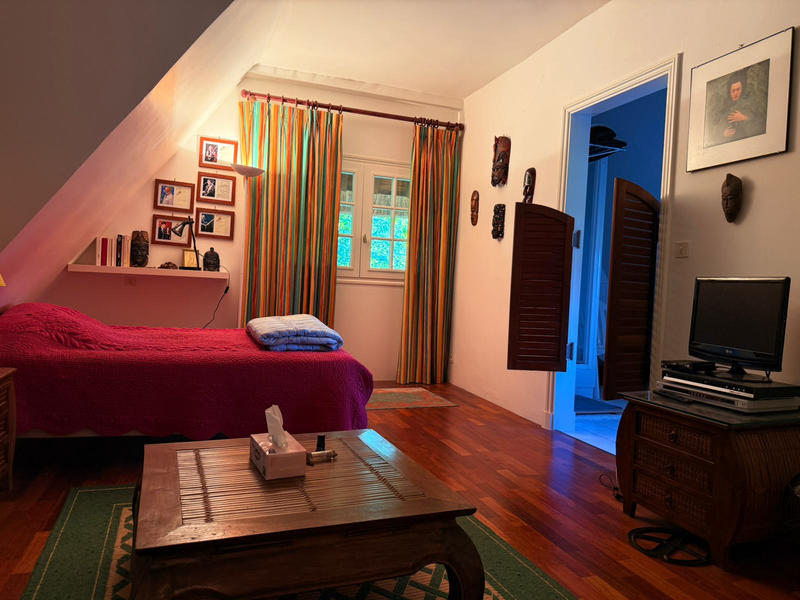 Maison - 238 m² - 8 pièces