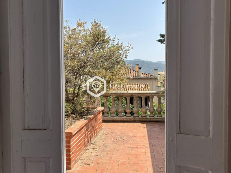 Maison - 328 m² - 10 pièces