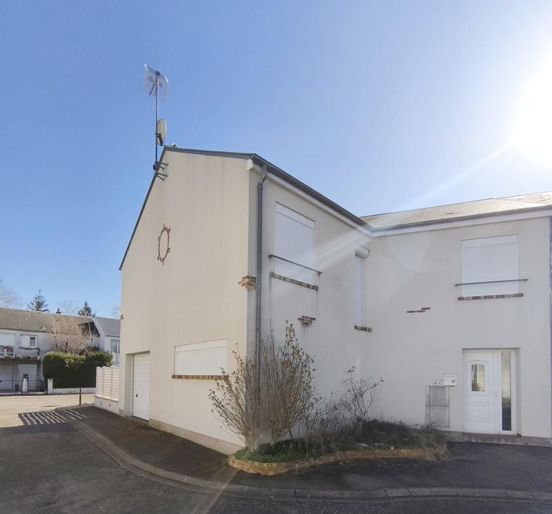 Maison - 99 m² - 5 pièces