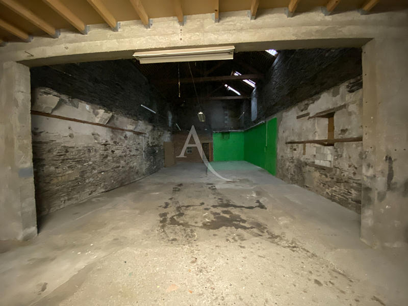 Local d'activité / Entrepôt - 168 m² - 2 pièces