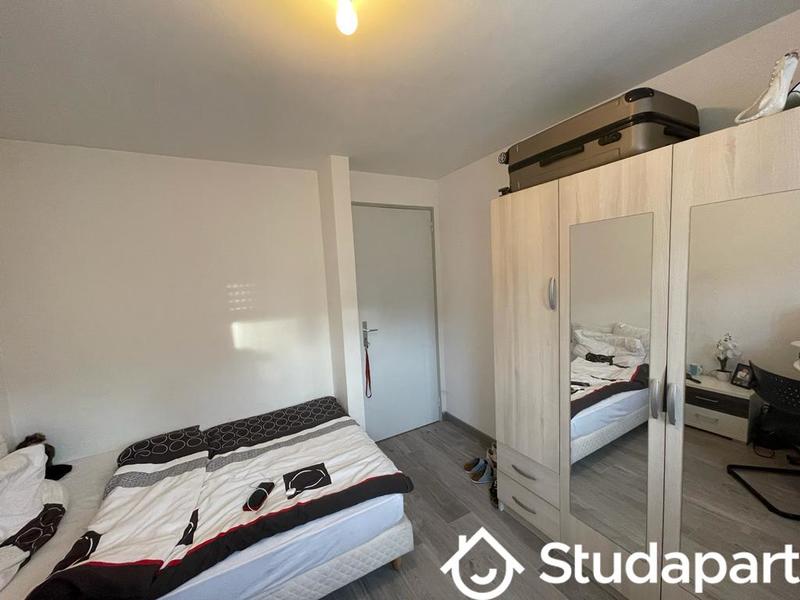 Chambre - 10 m² - 1 pièce