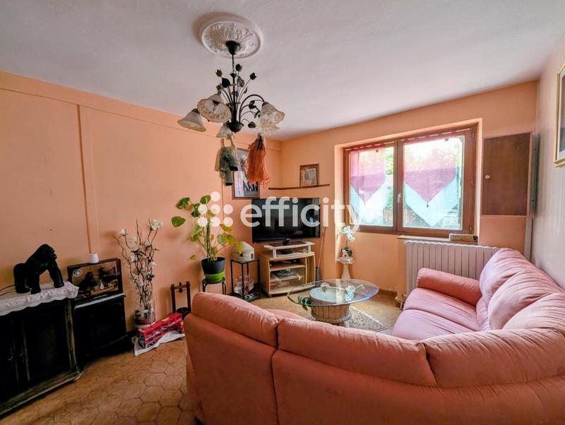 Maison - 121 m² - 6 pièces