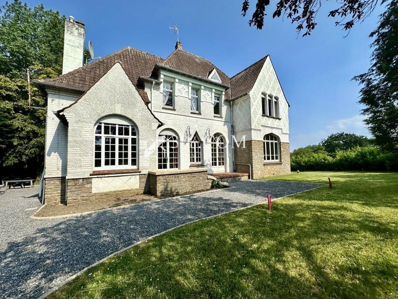 Maison - 219 m² - 8 pièces