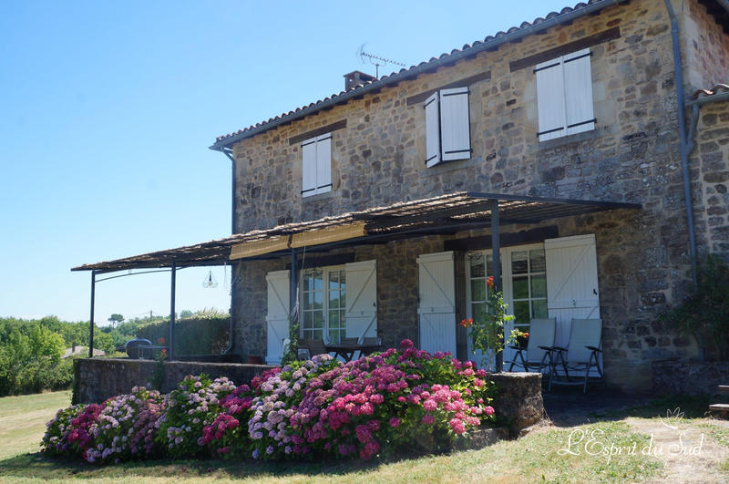 Maison - 260 m² - 8 pièces