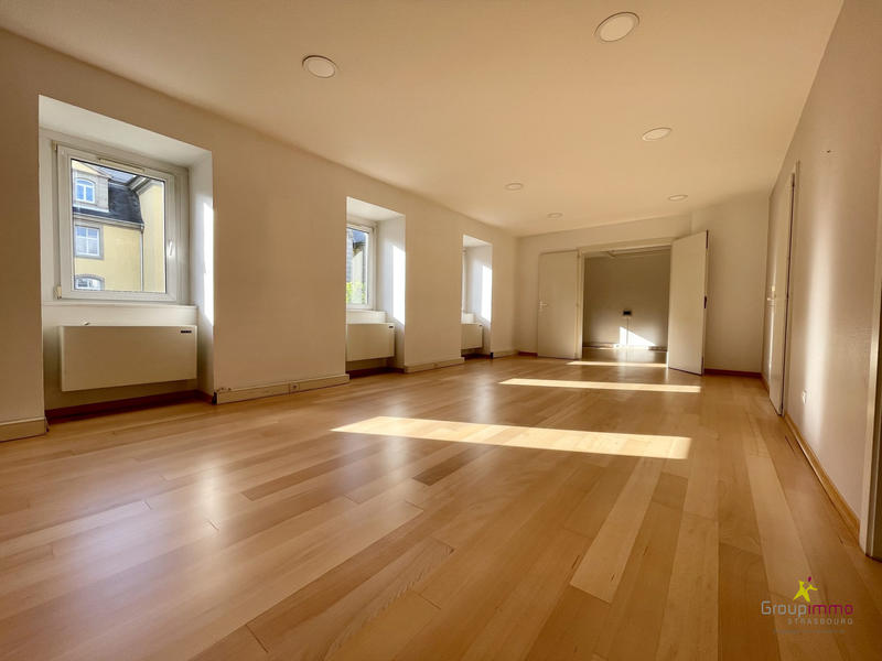 Local d'activités - 82 m² - 4 pièces