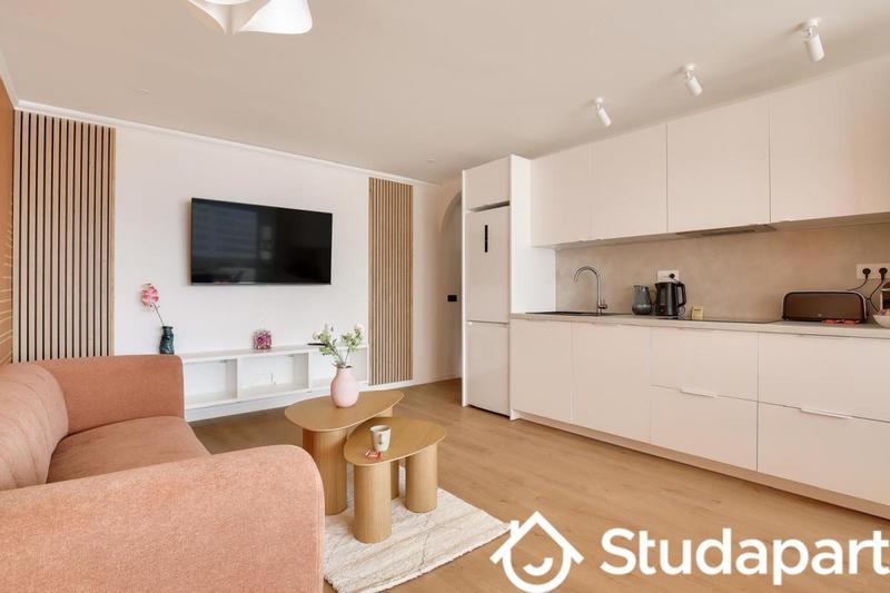 Chambre - 13 m² - 1 pièce