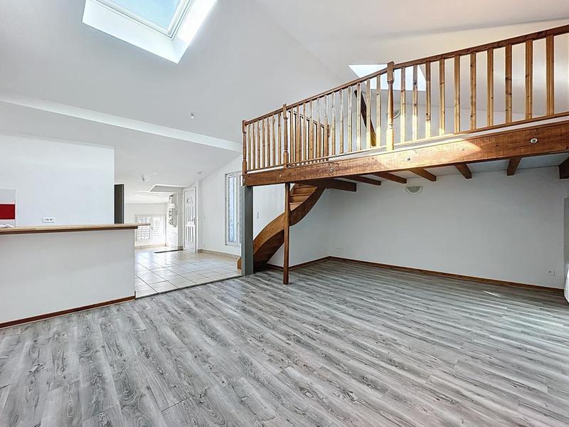 Appartement - 64 m² - 2 pièces