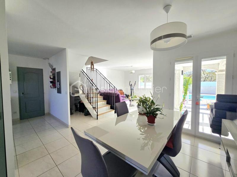 Maison - 99 m² - 5 pièces