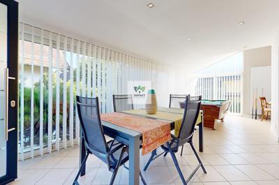 Maison - 203 m² - 7 pièces