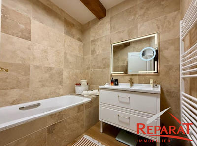 Appartement - 90 m² - 2 pièces