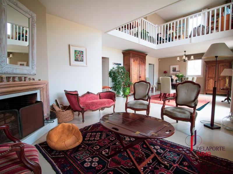 Maison - 187 m² - 8 pièces