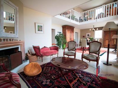 Maison - 187 m² - 8 pièces