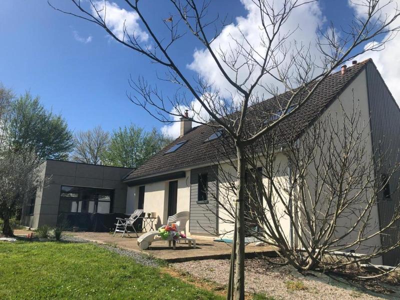 Maison - 230 m² - 8 pièces