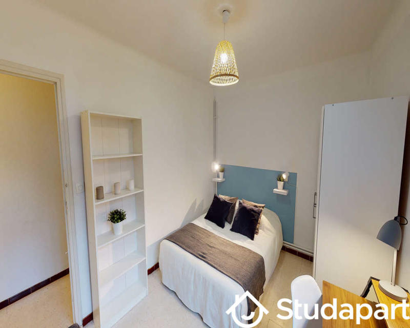 Chambre - 80 m² - 1 pièce