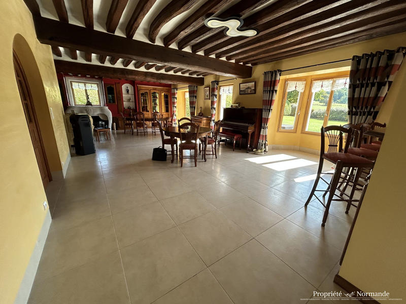 Maison - 254 m² - 6 pièces