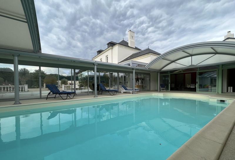 Maison - 454 m² - 12 pièces