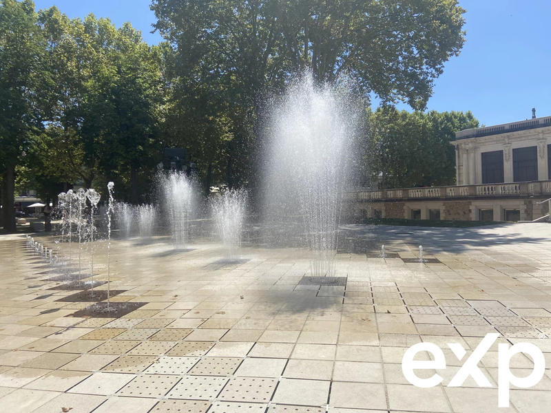 Fonds de commerce - Magasins - 246 m²