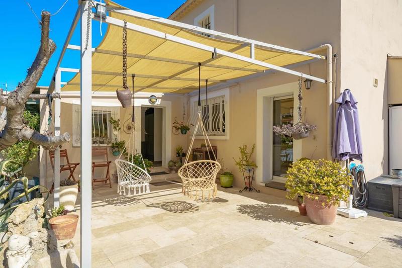 Maison - 350 m² - 6 pièces