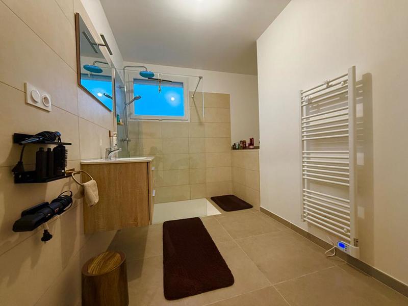 Maison - 93 m² - 5 pièces