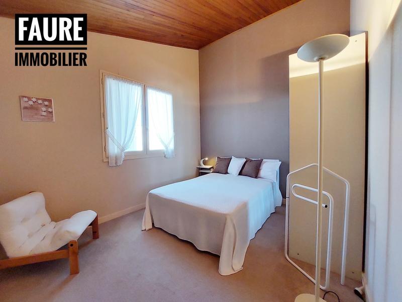 Villa - 270 m² - 10 pièces