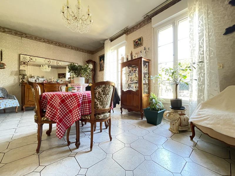 Maison - 140 m² - 9 pièces