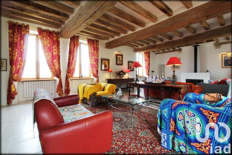 Maison - 1 500 m² - 25 pièces