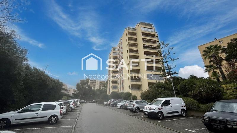 Appartement - 98 m² - 4 pièces