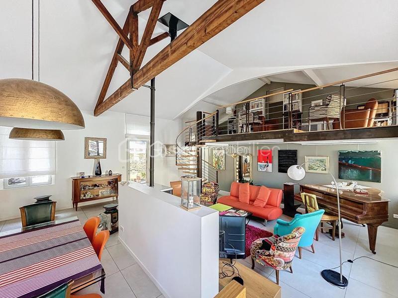 Loft - 151 m² - 5 pièces