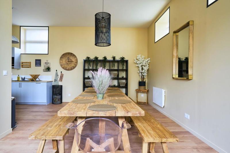 Maison - 274 m² - 12 pièces