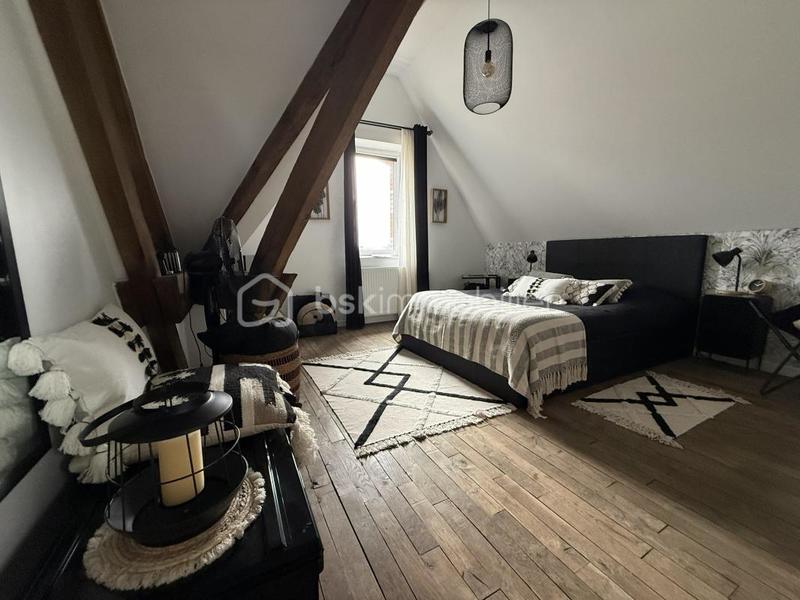 Maison en pierre - 195 m² - 11 pièces