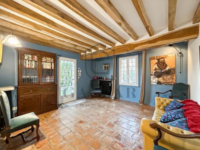 Maison - 225 m² - 8 pièces