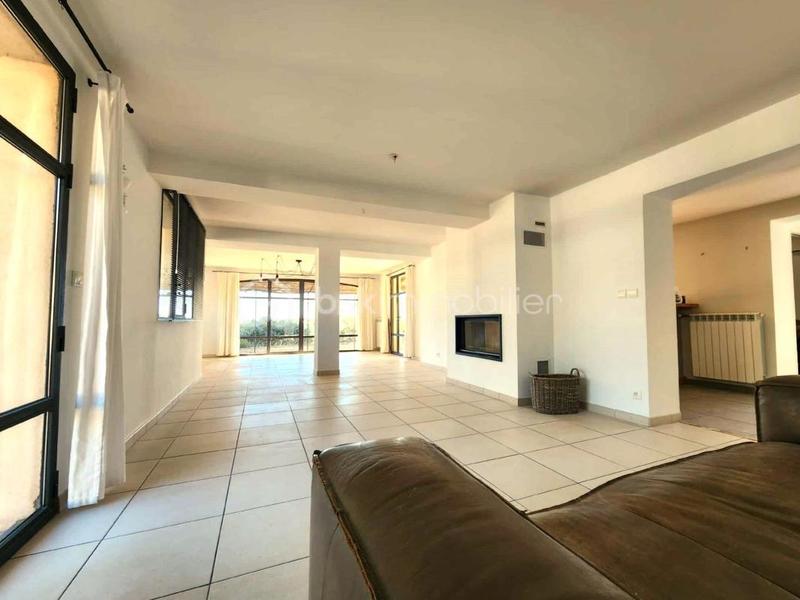 Villa - 192 m² - 7 pièces