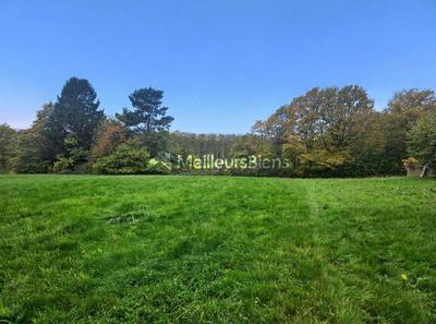 Terrain constructible - 2 400 m²