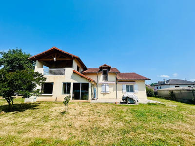 Maison - 230 m² - 6 pièces